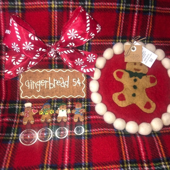 Holiday SALE 2 piece set gingerbread measuring spoons & Mud Pie fabric trivet - Picture 1 of 5